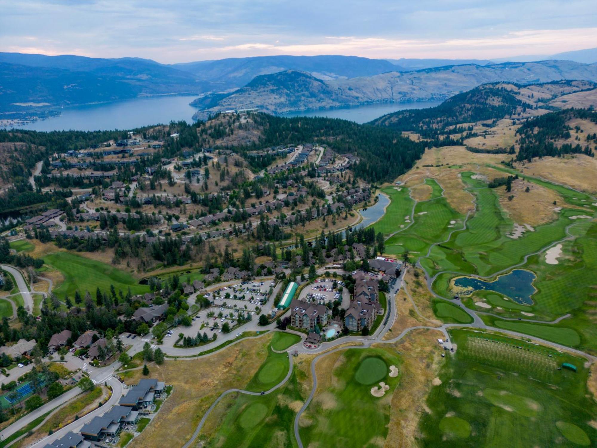 Predator Ridge Resort Vernon Exteriör bild